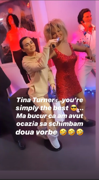 După ce s-a pozat complet goală sub așternuturi, Carmen de la Sălciua a fost surprinsă în compania unui cântăreț cunoscut