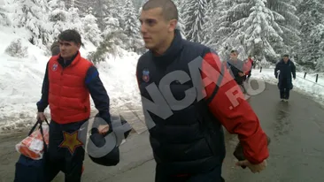 Stelistii si-au carat singuri bagajele la hotel! Vor sta in cantonament 9 zile in Poiana Brasov