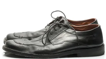 A vrut sa se sinucida pentru ca ii miroseau picioarele!