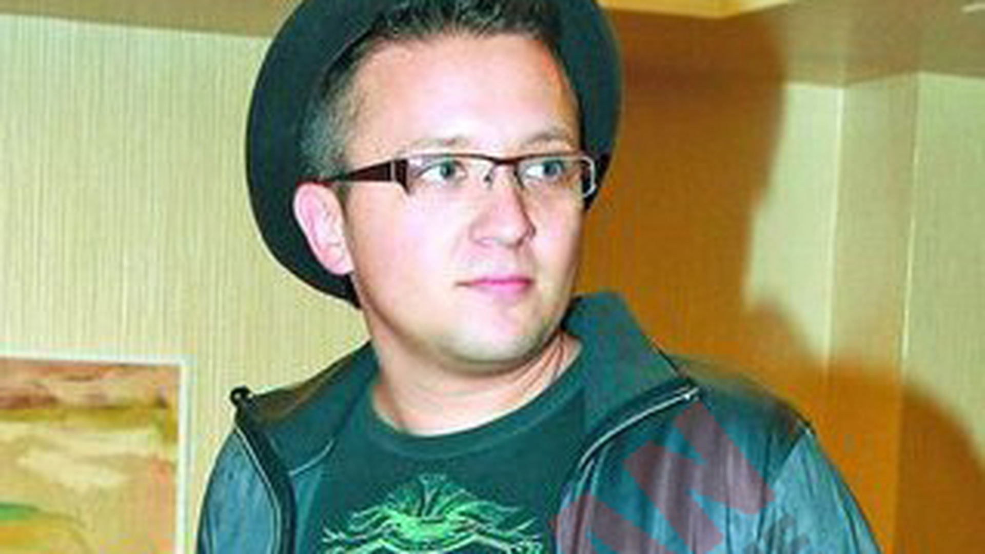 Florin de la Hi-Q, impresionat de noua piesa R.O.A.: "Cel mai fresh proiect romanesc al anului 2011"