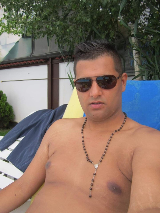 Marius Baldovin a plecat singur la mare și i-au căzut ochii pe ...Selly