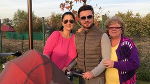 GABRIELA CRISTEA şi TAVI CLONDA au petrecut pe cinste alături de micuţa VICTORIA, la împlinirea unei luni de la naştere!