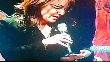 Umbla cu fituici in palma