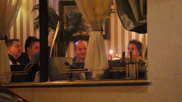 Intrunire bizara la ceas de seara! Vizante, Razvan Simion, Iantu, Dan Teodorescu si Mondenii pun ceva la cale!