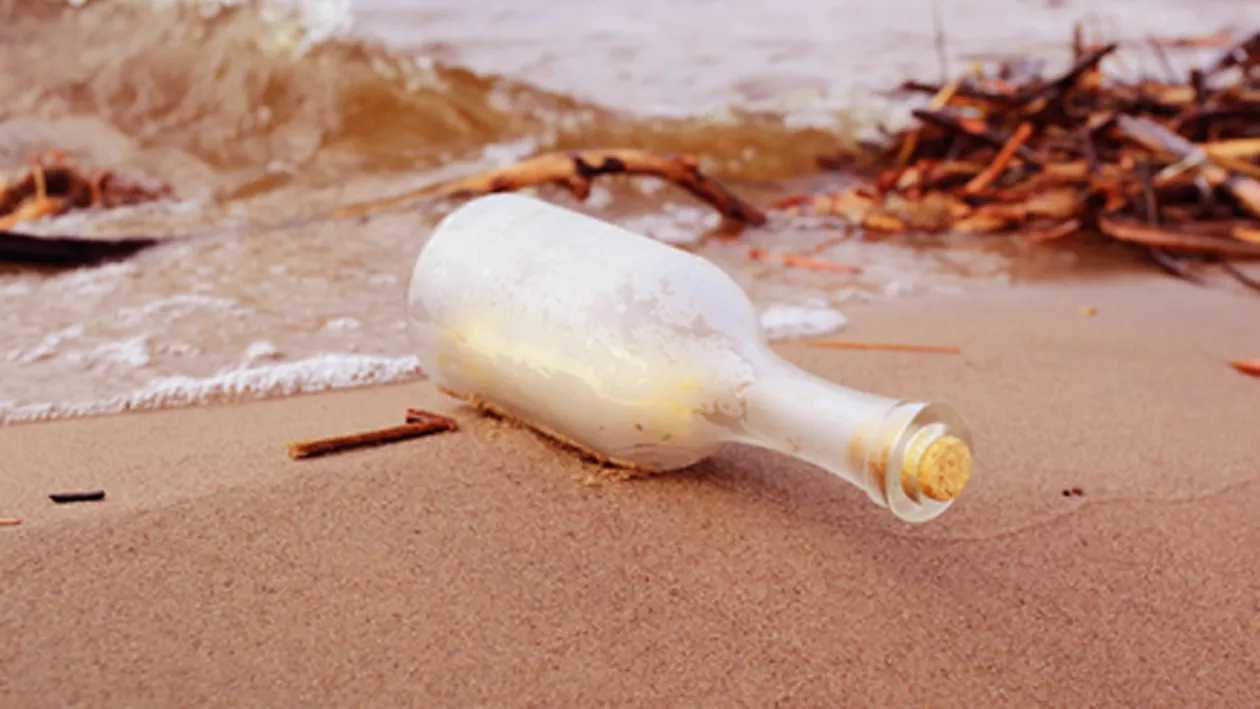 O scrisoare pusa intr-o sticla a fost gasita dupa 30 ani si returnata autorului cu ajutorul Facebook!