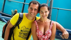 Aparitie SENZATIONALA la piscina! Sotia lui Dinu Maxer baga in boala toti barbatii! Vezi cum poate sa arate