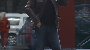 Ca boierii aia mari! Un ravnit burlac de la noi si-a luat argat, sa-i care plasele!