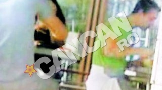 Dupa ce a fost fotografiat la fast-food, Sorin Bontea de la "Masterchef" recunoaste ca-si duce fiica la astfel de restaurante: "Am mancat doar o salata"