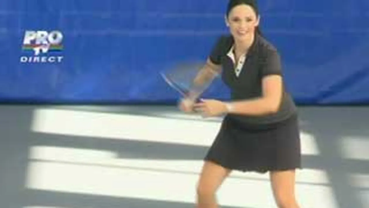 VIDEO Zana s-a pus cu burta pe fileu! Uite-o pe Andreea Marin, in fustita scurta, la tenis!