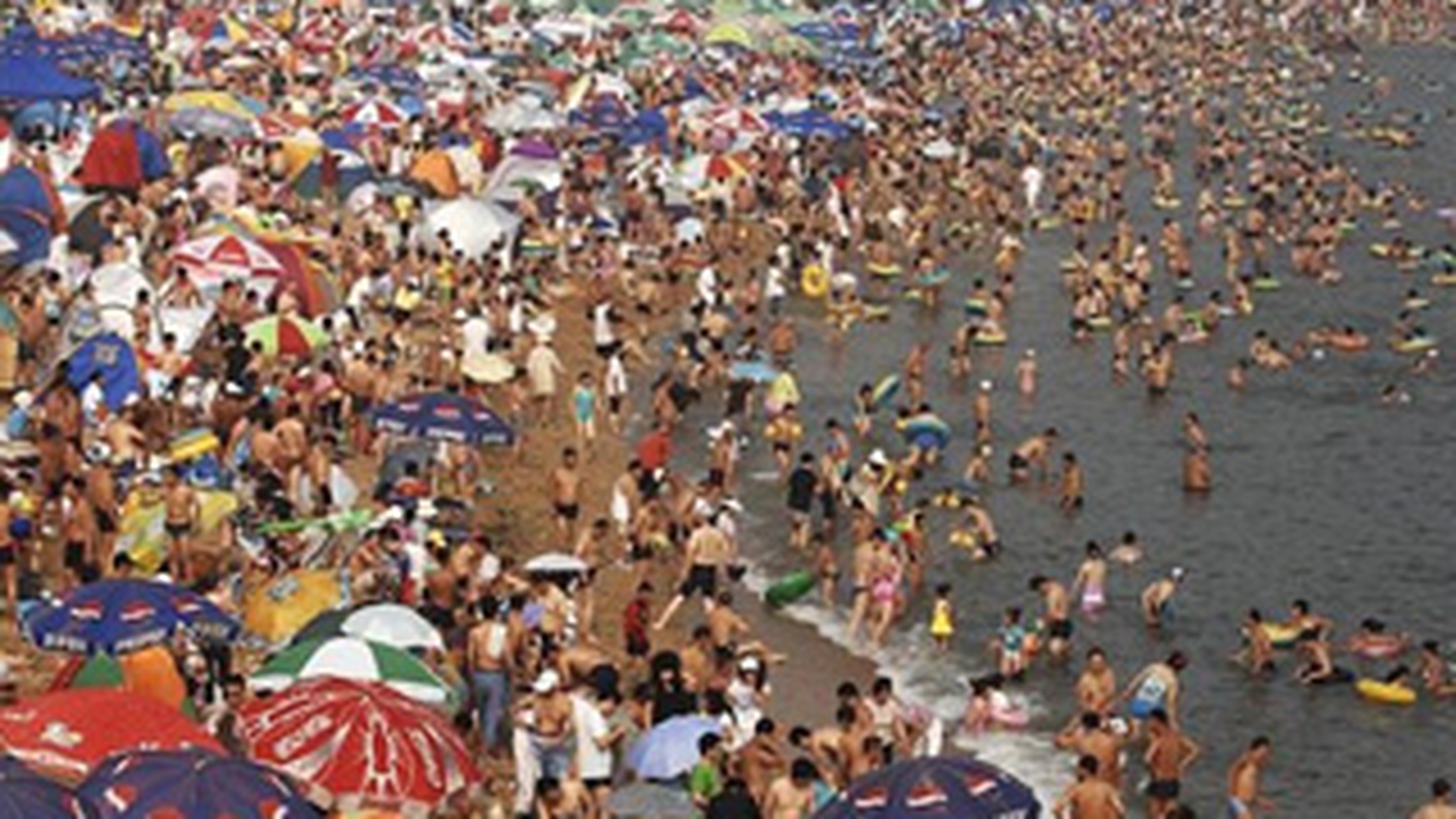 Peste 160.000 de turisti se afla oficial pe litoral la inceputul acestui weekend