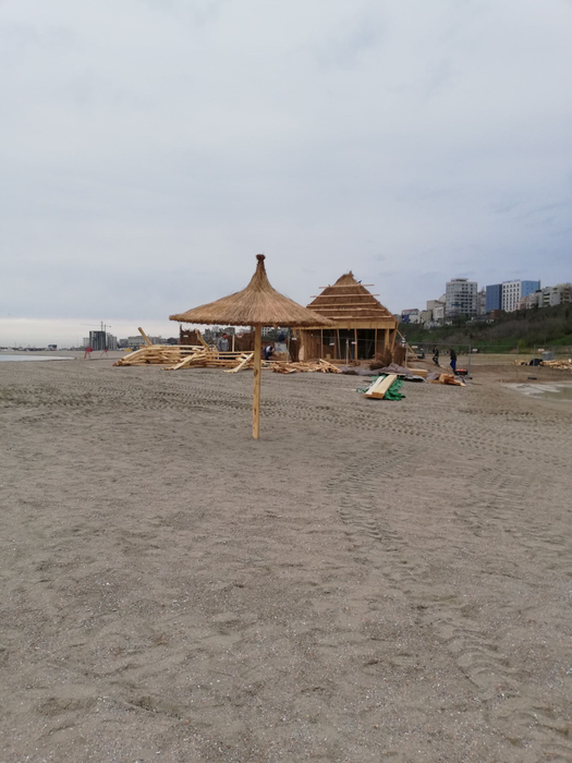 Plajele îi așteaptă deja pe petrecăreți