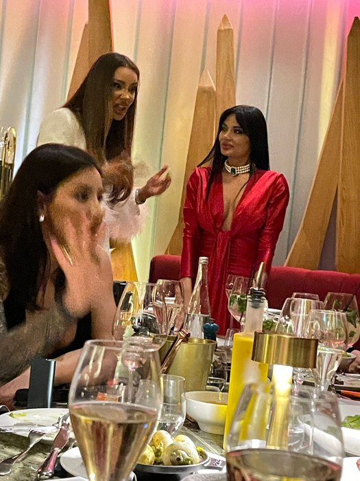 Masă mare la Tuya, de ziua Oanei Barcari (Foto: CANCAN.RO)