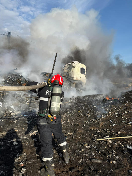 Dezastru în Mehedinți! Accident grav cu două TIR-uri şi o maşină. La scurt timp după impact, a izbucnit un incendiu de proporții