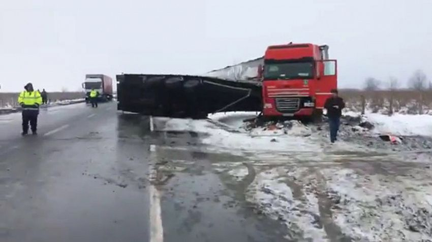 Cutremurător. Un bărbat s-a sinucis după ce și-a înjunghiat soția. S-a urcat la volan, a intrat pe contrasens și…