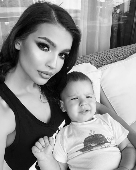 Adrian și Sandra Mutu, împreună cu micuțul Tiago… tabloul perfect de familie!