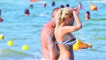 Maharu si Simona Sensual, preludiu pe o plaja din Mamaia! Perversi in valuri