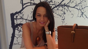 Sexy si transpirata! Asa arata Andreea Raicu langa un barbat bine de culoare! Vezi cum a fost surprinsa vedeta