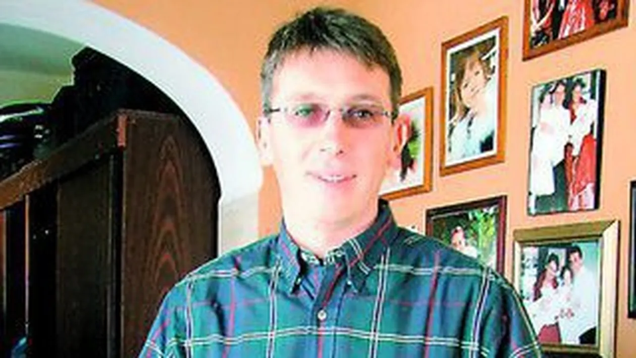 Oradeanul Mircea Rotar a lasat sofatul pentru a ingriji batrani! Si-a facut azil de lux