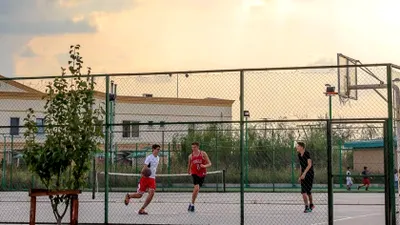 Sport la cinci minute de casă: stil de viață activ în Cosmopolis