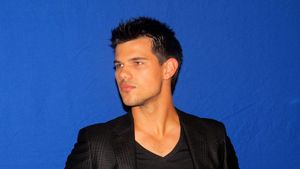 Ce s-a ales de Taylor Lautner, actorul din Twilight, la 17 ani de la lansarea filmului care l-a făcut celebru