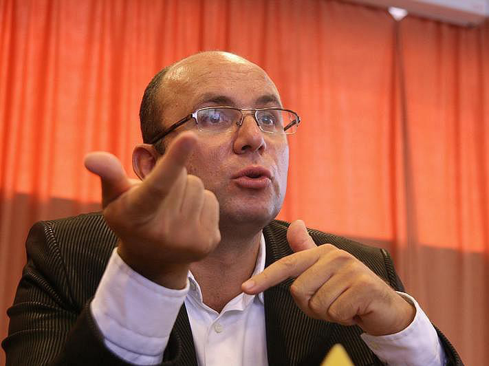 Cozmin Gușă l-a anunțat printr-un SMS pe Rareș Bogdan că este suspendat de la Realitatea