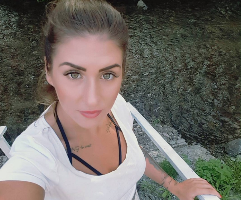 Alexandra, ex-Insula Iubirii, fotografie șocantă pe patul de spital: ”Mă simțeam călcată de tren…”