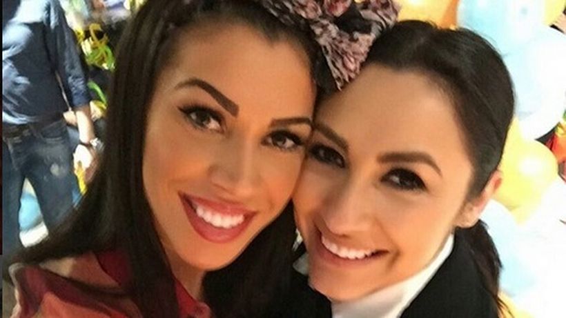 Andra şi-a luat în serios rolul de mamă spirituală a fetiţelor lui Pepe! Ce le-a făcut artista Mariei şi Rosei înainte de a urca pe scenă