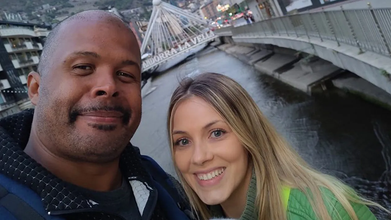 Cabral și Andreea Ibacka au fost jefuiți în vacanță. Prezentatorul l-a bătut pe unul dintre hoți