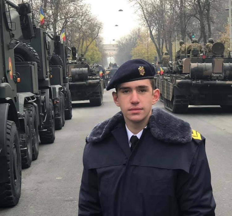 Rareș, îndrăgostit de muzică, dar și de cariera militară