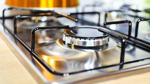 Ce se întâmplă dacă pui bicarbonat de sodiu pe aragaz? Trucul care salvează toate gospodinele