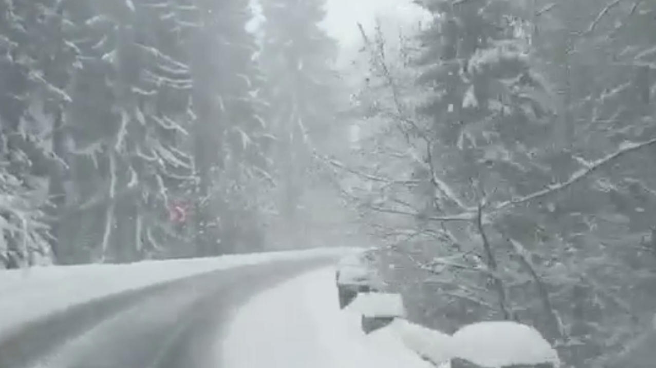Iarnă în luna mai în România! Zăpadă de 7 metri înălțime | VIDEO