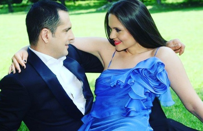 Cristina Şişcanu a lăsat deoparte inhibiţiile! S-a pozat sexy în pat