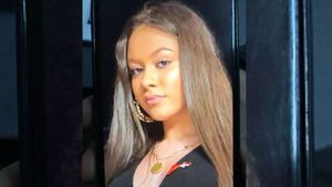 Este alertă! Poliția o caută pe Florentina, o adolescentă de 14 ani din Capitală care a dispărut fără urmă