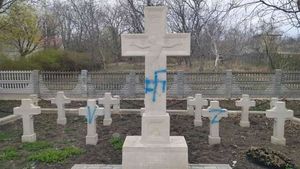 Act “iresponsabil, barbar şi criminal” care pune în pericol pacea. Ce s-a întâmplat cu crucile soldaților români dintr-un cimitir din Moldova