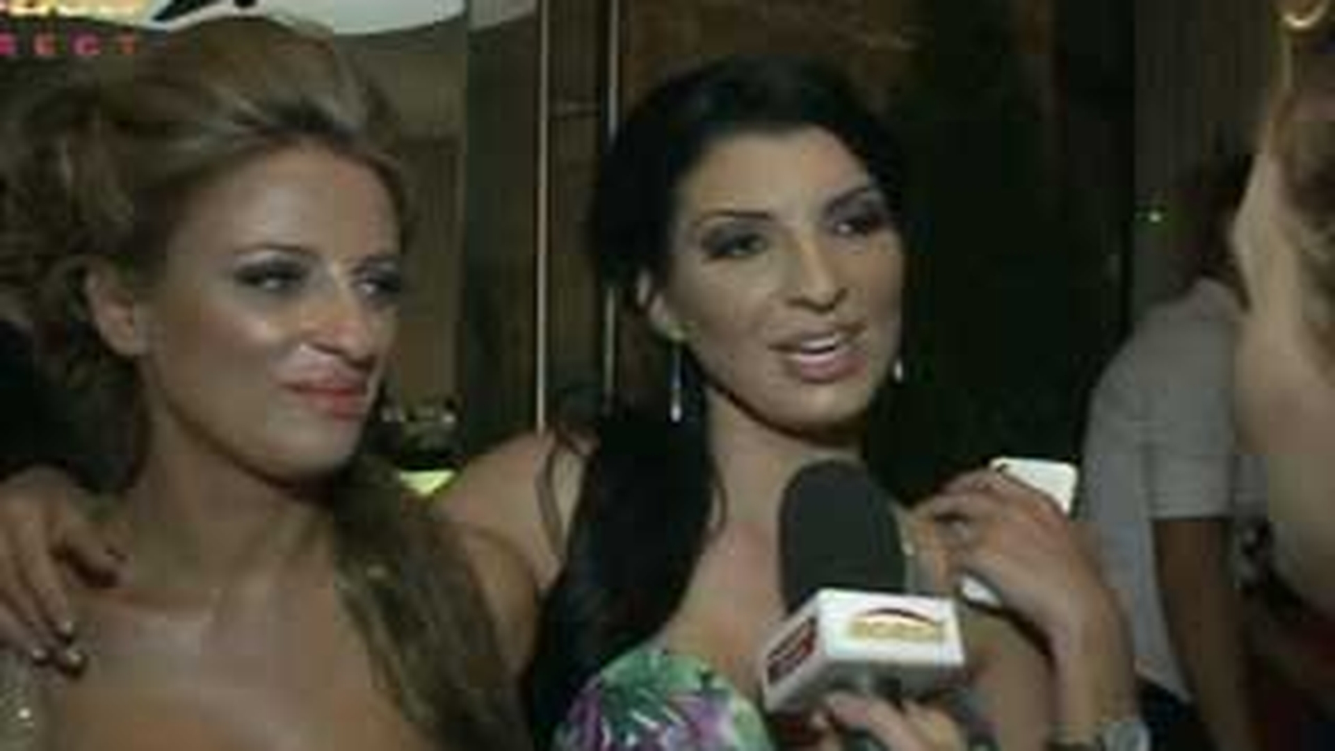 Sanziana Buruiana si Andreea Tonciu isi fac trupa! Fac vocalize in fiecare seara si vor sa o bata pe Inna!