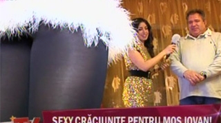 VIDEO Uite ce craciunite sexy l-au vizitat pe Adrian Iovan!