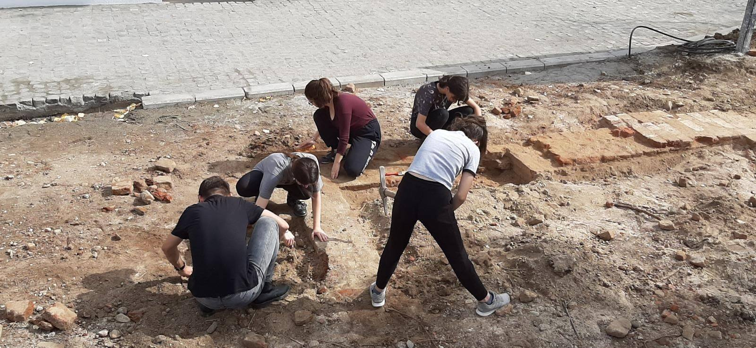 Voluntarii au scos la suprafață ruinele Cazinoului din Slatina