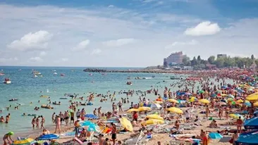 Cât te costă o zi de plajă, în Costinești. Cu suma asta ai putea lejer să te distrezi în stațiuni de lux din străinătate!