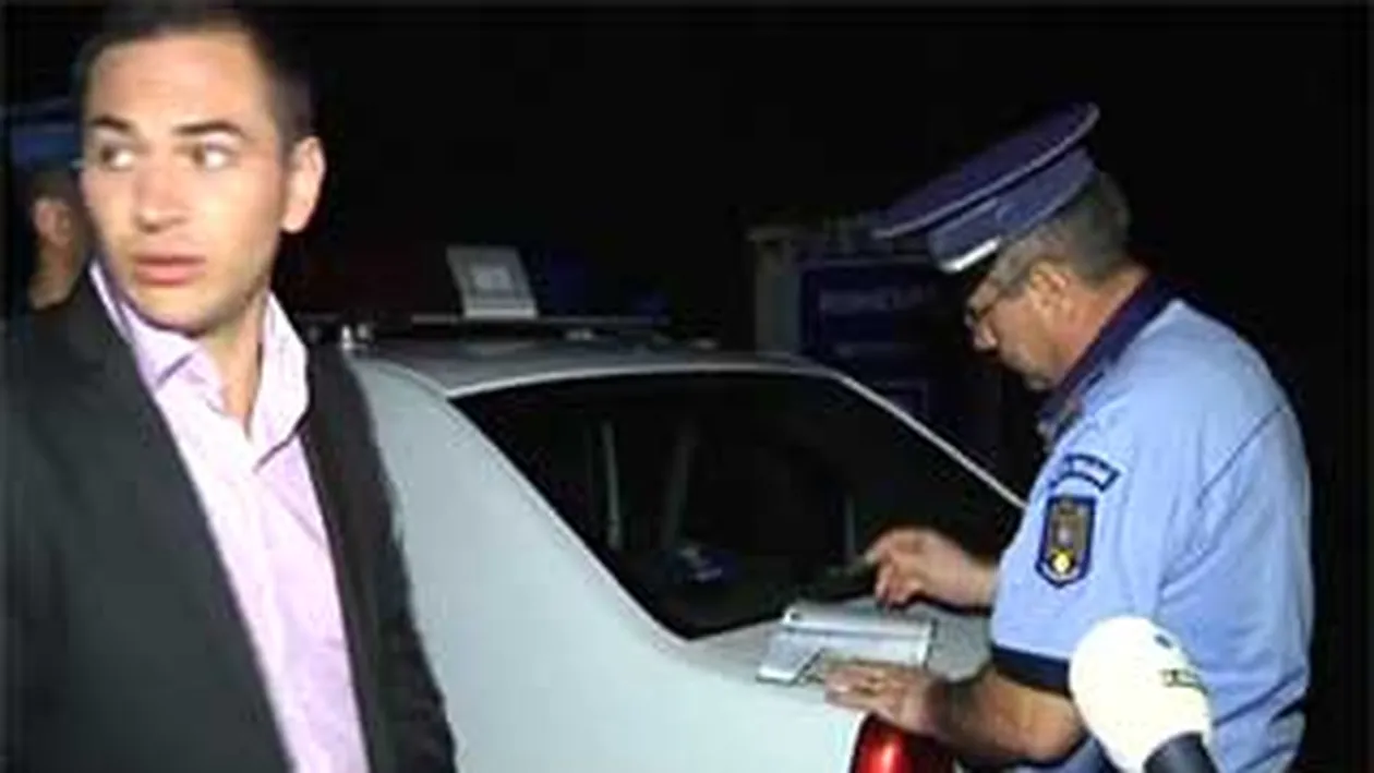 Imagini incredibile! Fostul profesor de religie acuzat de viol a depus plangere dupa ce a fost amenintat! Se teme sa mai iasa din casa fara bodyguard!