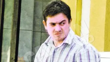 Fostul politist comunitar din Calarasi incearca sa-si salveze ultimii bani din averea castigata la loto Milionarul s-a apucat de plantat rosii