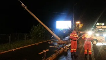 Accident spectaculos, in Capitala! La fata locului, s-au deplasat de urgenta o ambulanta si un echipaj de pompieri!