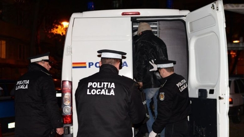 Antonio Banderas, săltat pe străzile din Craiova de către poliţişti. Era cu un prieten şi aveau la ei...