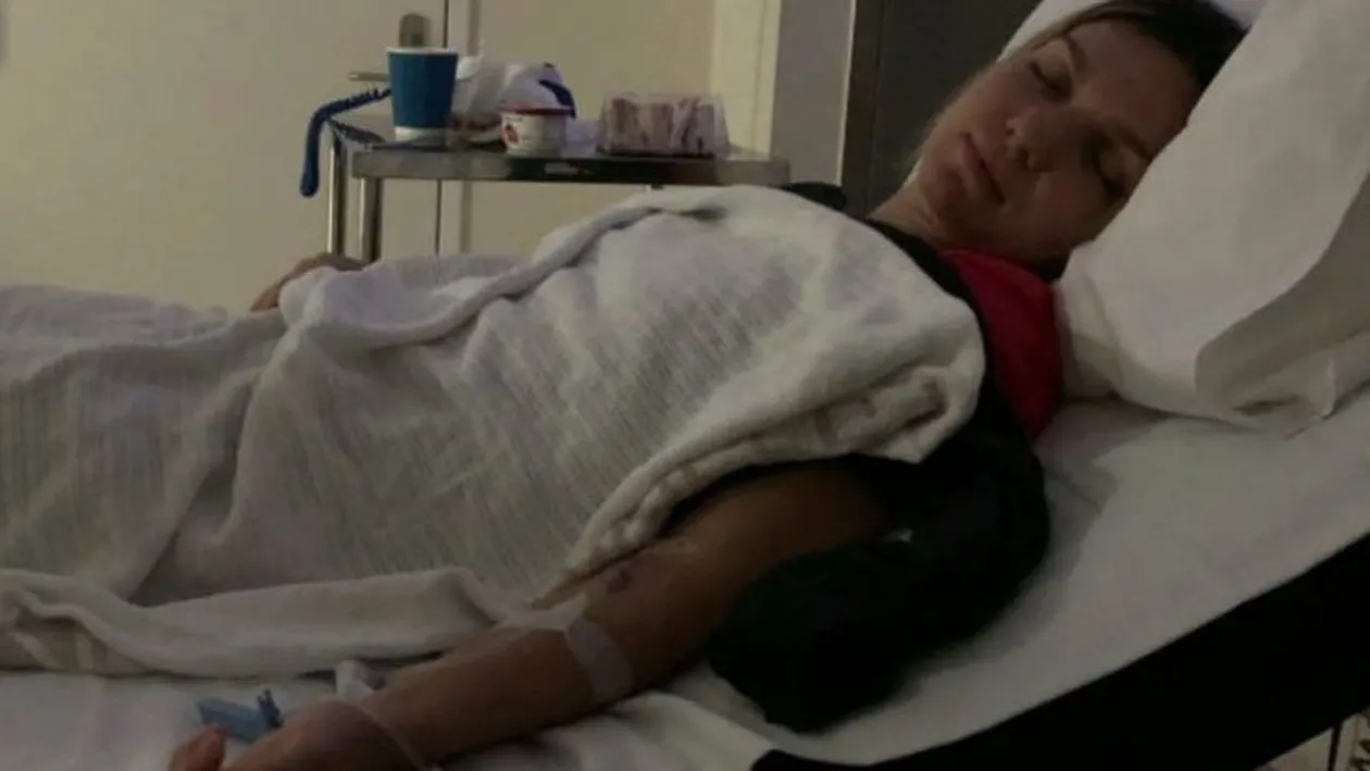 Aflată pe patul de spital, Simona Halep a primit o veste proastă! Totul i se trage după participarea la Australian Open 