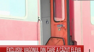 FOTO Din acest vagon a cazut Elisa Madalina, fata de 13 ani care a murit pe drumul de intoarcere din excursie
