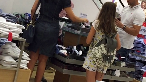L-a pus la papion… La propriu! Antrenorul ”naţionalei”, alergat de soţie la shopping