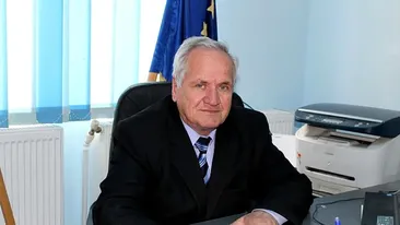 Caz incredibil la Vrancea: Un primar condamnat pentru corupție va fi judecat, deși a murit
