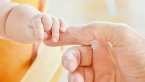Șocant! Un bărbat a încercat să își ucidă soția pentru că a adus pe lume o fetiță.  De ce a recurs la acest gest