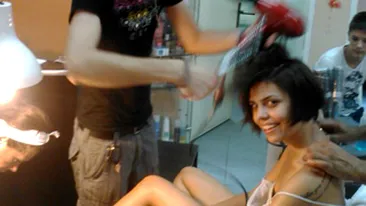 Andreea Popescu este frumoasa si fara machiaj! Vezi imagini din timpul unei beauty session cu ea!