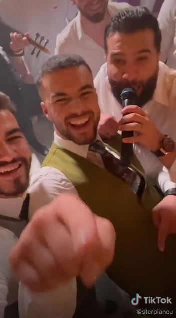Tzancă Uraganu, show total la botezul fiului lui Culiță Sterp! A cântat și a dansat alături de invitați