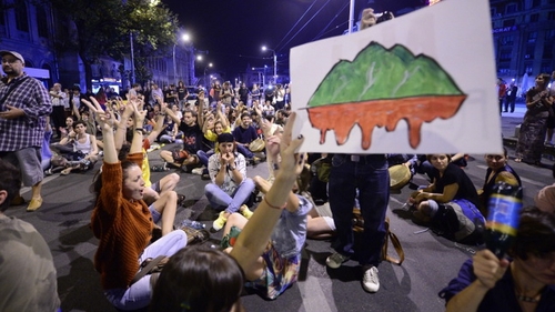 Institutul "Elie Wiesel" reclama "manifestari legionare" la protestele anti-Rosia Montana